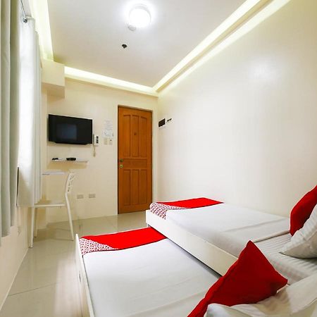 Oyo 783 Freemont Place Paranaque City Екстер'єр фото