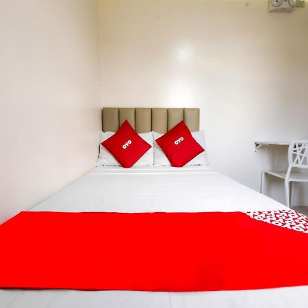 Oyo 783 Freemont Place Paranaque City Екстер'єр фото
