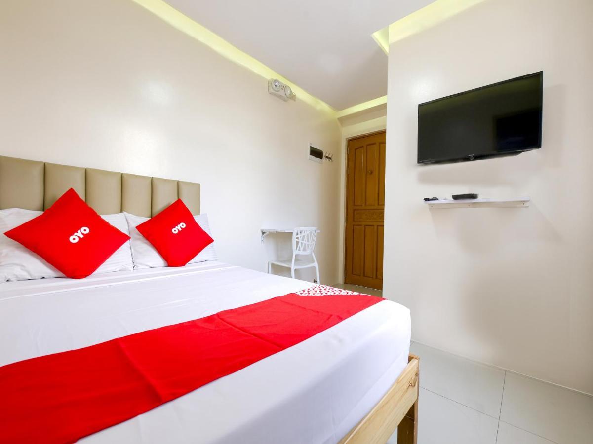 Oyo 783 Freemont Place Paranaque City Екстер'єр фото
