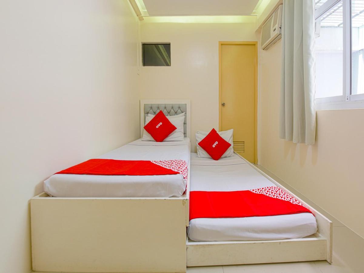 Oyo 783 Freemont Place Paranaque City Екстер'єр фото