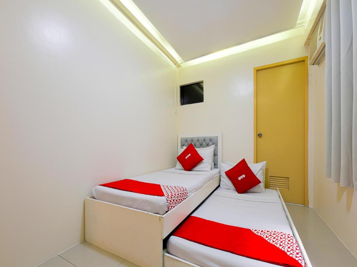 Oyo 783 Freemont Place Paranaque City Екстер'єр фото