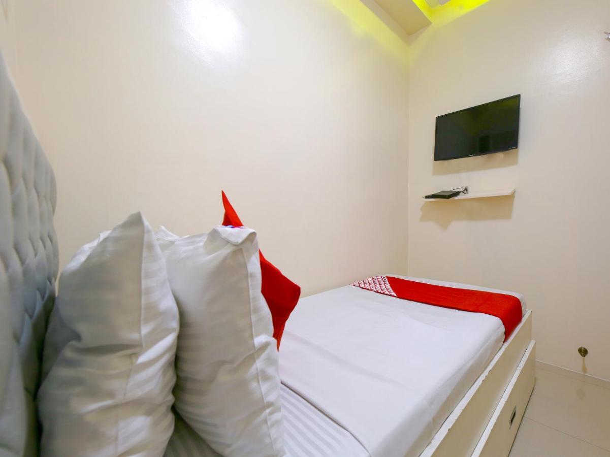 Oyo 783 Freemont Place Paranaque City Екстер'єр фото